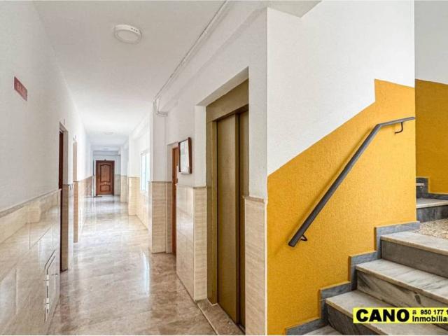Piso en Venta en Almería