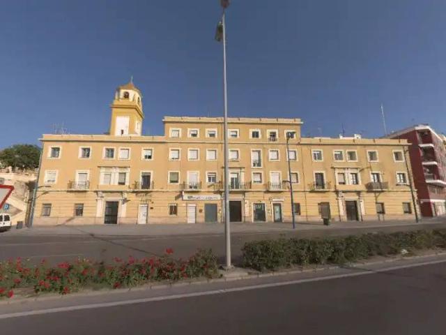 Piso en Venta en Almería