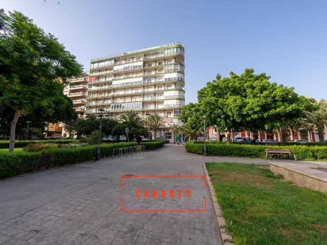 Piso en venta en Almería, Centro. CABOKEY VENDE PISO EN RENTABILIDAD EN PARQUE NICOLAS SALMERON. Pisos.