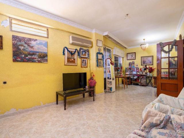 Piso en venta en Almería, Centro. Vivienda en el centro de Almería para reformar. Pisos.