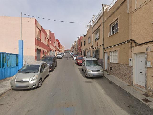 Piso en venta en Almería, Almería en Calle Sierra Morena