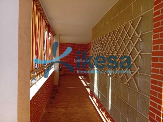 Piso en venta en Almería, El Alquián. VENTA DE LOCAL Y VIVIENDA EN ALMERÍA. Pisos.