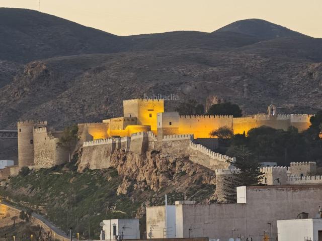 Piso en venta en Almería, Oliveros Altamira. ÁTICO DÚPLEX CON VISTAS PANORÁMICAS EN PLENO CENTRO DE ALMERÍA. Pisos.
