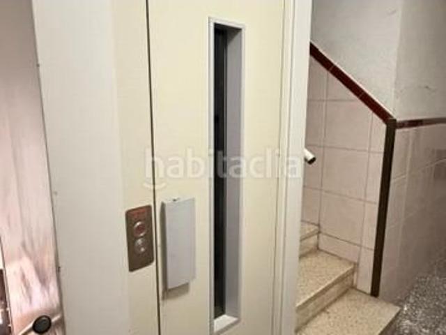 Piso en venta en Almería, Los Molinos Villa Blanca. GRAN PISO DE 4 DORMITORIOS EN ZONA DE LOS MOLINOS CERCANO A AV. MEDITERRÁNEO Y LA PIPA. Pisos.