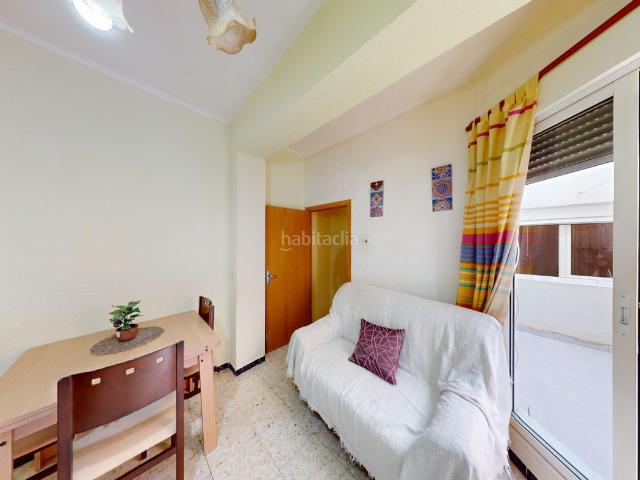 Piso en venta en Almería, Los Ángeles Cruz de Caravaca. Fantástico piso de 3 dormitorios y 1 baño, situado en una primera planta sin ascensor, en pleno Barrio de Los Ángeles. Pisos.