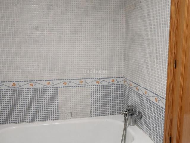 Piso en venta en Almería, La Chanca Pescadería. Bajo de 1 dormitorio y baño, en muy buen estado. Pisos.