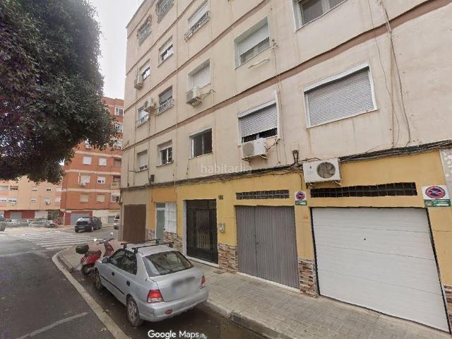 Piso en venta en Almería, San Luis. SE VENDE inmueble ALQUILADO en Almería. Pisos.
