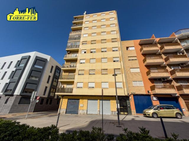 Piso en venta en Almería, Plaza de Toros Santa Rita. AMPLIO PISO EXTERIOR DE 4 DORMITORIOS JUNTO A PLAZA DE TOROS!. Pisos.