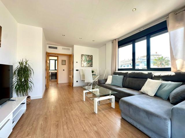 Piso en venta en Almería, Retamar. Piso con súper terraza en el Toyo. Pisos.