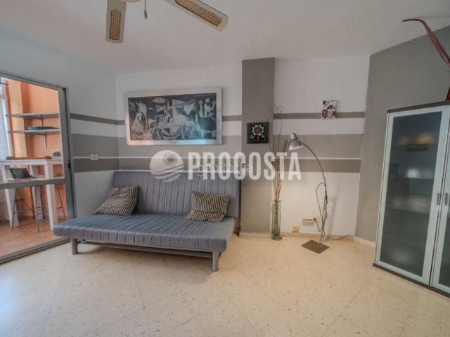 Piso en venta en Almuñécar, Almuñecar centro. ACOGEDOR PISO DE 1 DORMITORIO EN EXCELENTE UBICACIÓN, JUNTO AL MERCADO DE ABASTOS. Pisos.