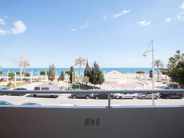 Piso en venta en Altea, Altea Ciudad. Apartamento en primera línea de mar en Altea, AlicanteEste amplio y luminoso apartamento se encuentra en una ubicación privilegiad. Pisos.
