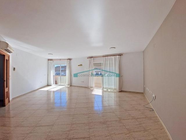 Piso en venta en Altea, Altea Ciudad. Se vende amplio piso en Altea a 450 m de la playa. Pisos.