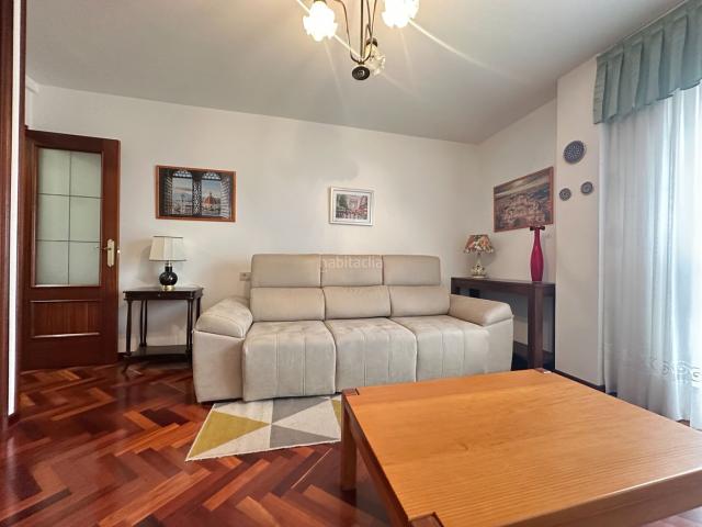 Piso en venta en Ames, Bertamirans. Piso en venta en Plaza Chavián, Bertamirans, Ames. Pisos.