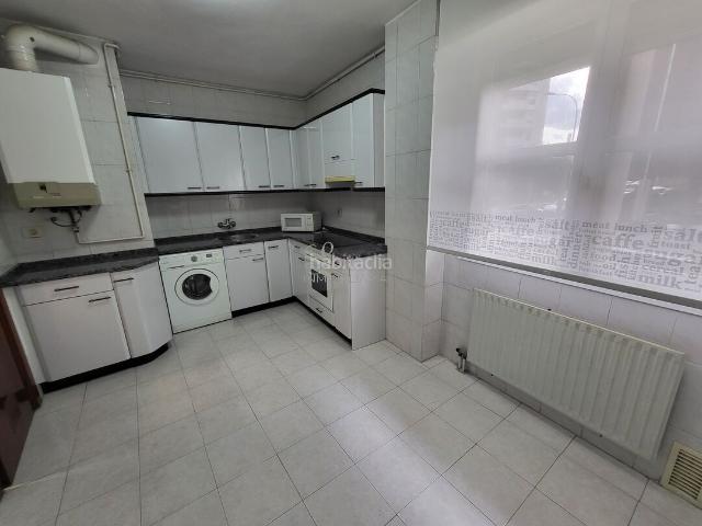 Piso en venta en Amorebieta Etxano. PISO EN VENTA SEMIAMUEBLADO. Pisos Amorebieta.