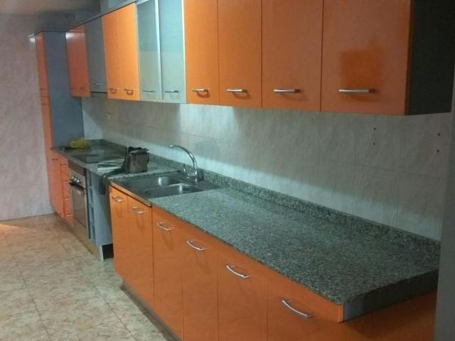 Piso en venta en Amposta, de 110 m² 4 habitaciones por 101.000
