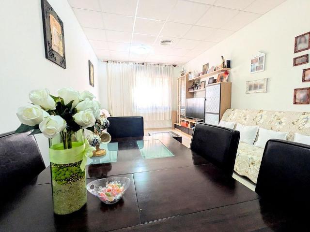 Piso en venta en Amposta, de 80 m² 3 habitaciones por 135.000