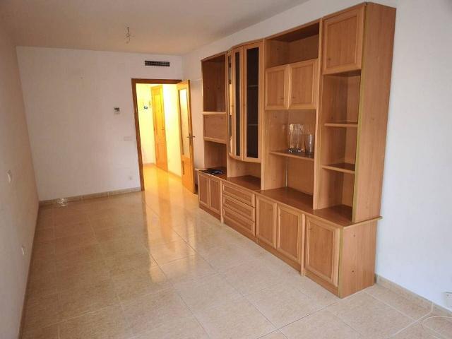 Piso en venta en Amposta, de 86 m² 3 habitaciones por 106.000