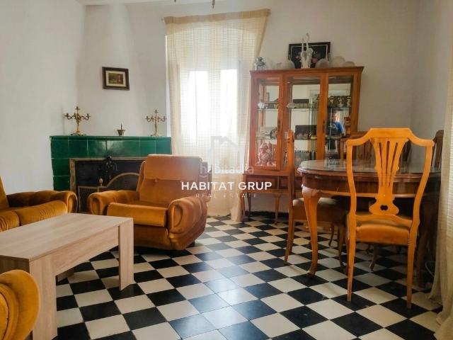 Piso en venta en Anglès. Amplio piso de 5 hab. con terraza de 20m y 2 trasteros en Anglès. Pisos.