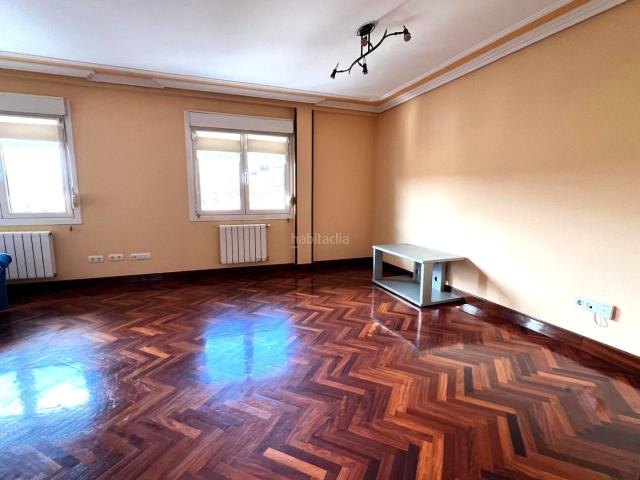 Piso en venta en Andoain. Luminoso y con vistas cerca del mercado de Andoain. Pisos.