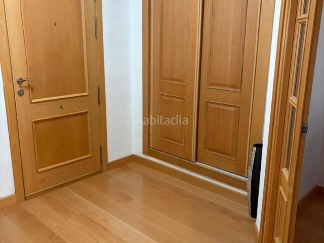 Piso en venta en Antequera, Zona de la Vega. Fabuloso piso con 3 dormitorios, 2 baños, plaza de garaje y trastero te espera. Residencial con piscina y parque infantil. Pisos.