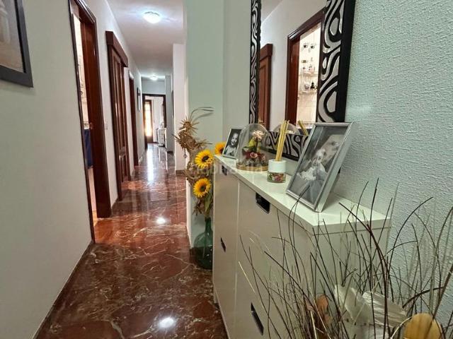 Piso en venta en Antequera, Centro. PISO MUY BIEN SITUADO BUSCA PROPIETARIO. Pisos.