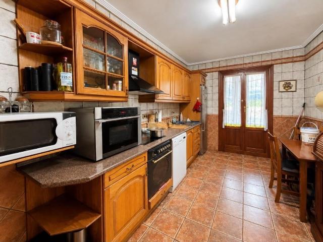 Piso en venta en Aranguren. Tajonar, piso en venta. Pisos.