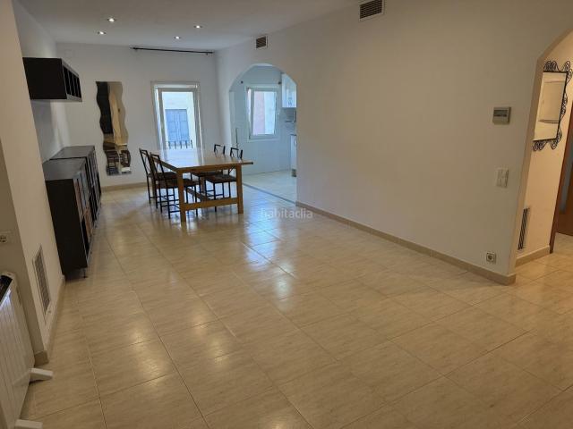 Piso en venta en Arbúcies. Piso con balcón, moderno, entorno natural y finca tranquila. Pisos.