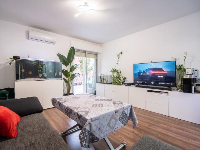 Piso en venta en Arganda del Rey, Centro. OPORTUNIDAD ÚNICA EN MEJORADA DEL CAMPO: VIVIENDA DE TRES HABITACONES Y UNA ESTUPENDA NAVE. Pisos Arganda del.