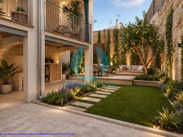 Piso en venta en Argentona, Nucli Urbà. Crea tu hogar en el centro de Argentona con 222 m de parcela y gran patio privado. Pisos.