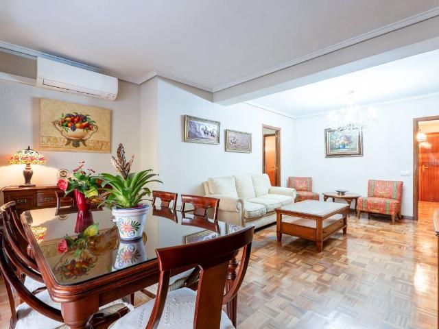 Piso en Venta en Argüelles