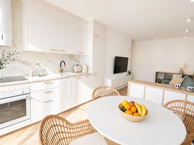 Piso en venta en Arona, Costa del Silencio. Apartamento reformado en Costa del Silencio, Residencial Primavera. 45 m terraza de 8 m, totalmente amueblado y listo para entrar. Pisos.