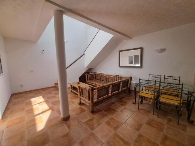 Piso en venta en Arona, Costa del Silencio. Luminosa Vivienda en Dos Alturas con Dos Terrazas. Pisos.