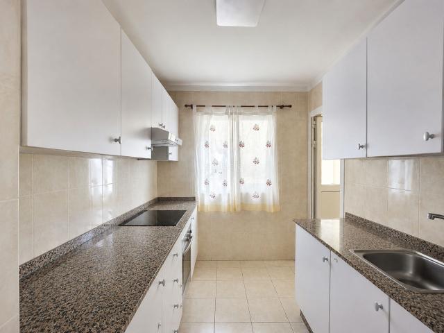 Piso en venta en Arona, La Camella. PISO 2 HAB + 2 BAÑOS + GARAJE + TRASTERO. Pisos.