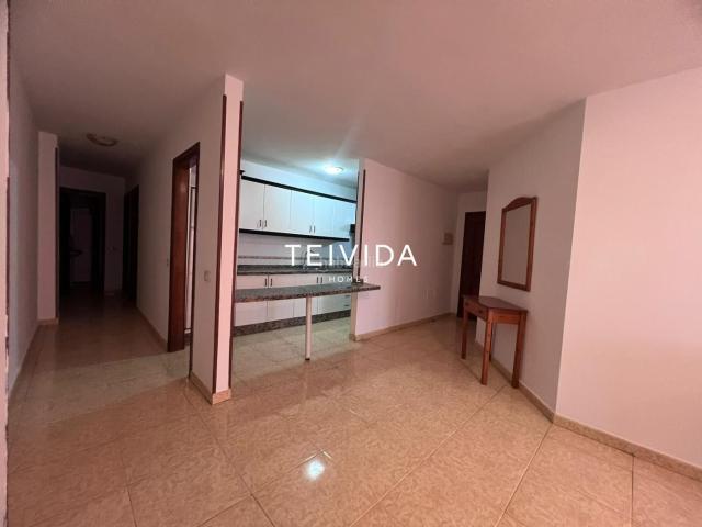 Piso en venta en Arona, Las Galletas. Piso con balcón y garaje cerca del mar en Las Galletas!. Pisos.