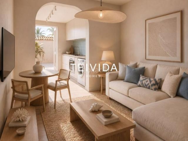 Piso en venta en Arona, Los Cristianos. Piso reformado en Los Cristianos con amplia terraza y piscina!. Pisos.
