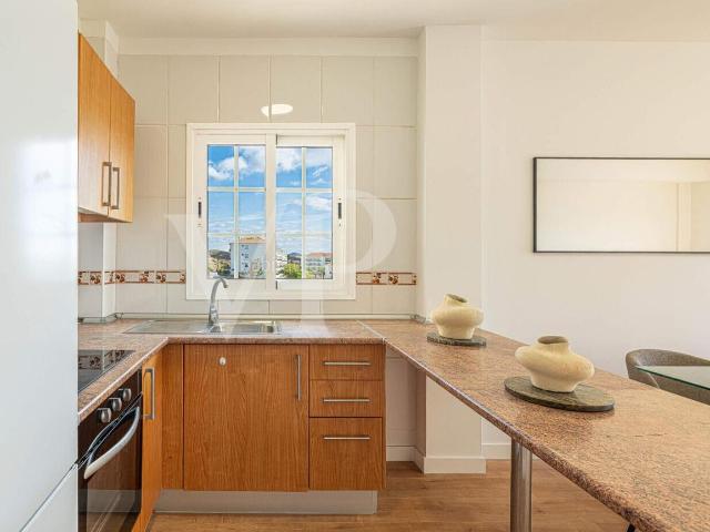 Piso en venta en Arona, Palm Mar. Magnífico ático de esquina totalmente reformado en PalmMar. Pisos.