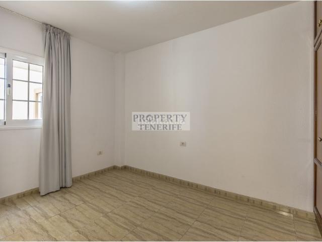 Piso en venta en Arona, Palm Mar. AMPLIO ÁTICO DE 2 DORMITORIOS UBICADO EN PALM MAR. Pisos.