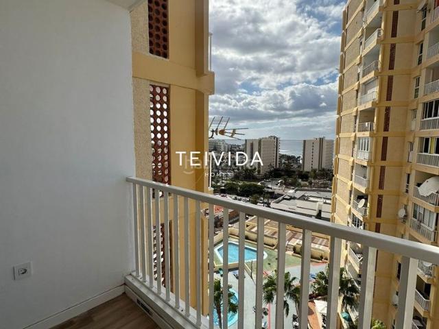 Piso en venta en Arona, Playa de las Américas. Piso a estrenar de 1 dormitorio con terraza y piscina en Playa de las Américas!. Pisos.
