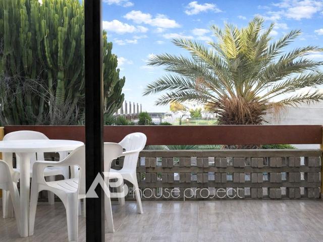 Piso en venta en Arona, Playa de las Américas. PISO EN LAS AMERICAS. Pisos.