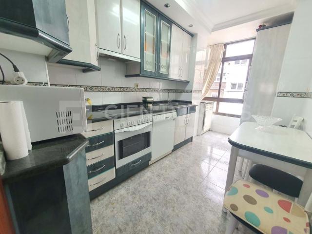 Piso en venta en Arnedo. Piso soleado con trastero en zona tranquilaSe vende piso muy luminoso con 4 habitaciones, salón, cocina independiente y baño compl. Pisos.