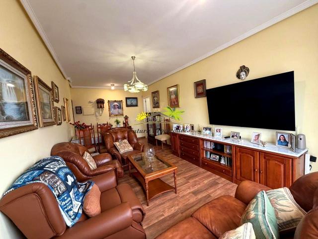 Piso en venta en Arrecife, San Francisco Javier Argana Baja. EXCELENTE PISO CON PLAZA DE GARAJE EN SAN FRANCISCO JAVIER. Pisos.