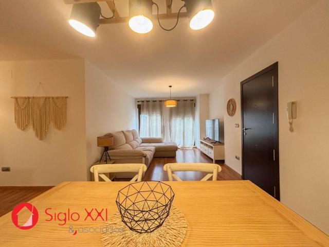 Piso en venta en Artana. Tu futuro hogar te espera en Artana! Descubre este magnífico piso que combina comodidad, amplitud y luminosidad en cada rincón.Est. Pisos.