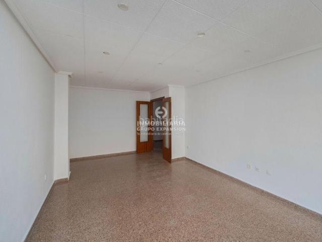 Piso en venta en Aspe, El Castillo. Piso en Aspe de 90 m2 muy bien situado. Pisos.