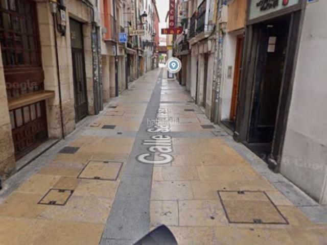 Piso en venta en Burgos, Casco Antiguo. Venta de vivienda ubicada en pleno casco histórico, en el corazón del casco histórico de la ciudad, una de las zonas más emblemáti. Pisos.
