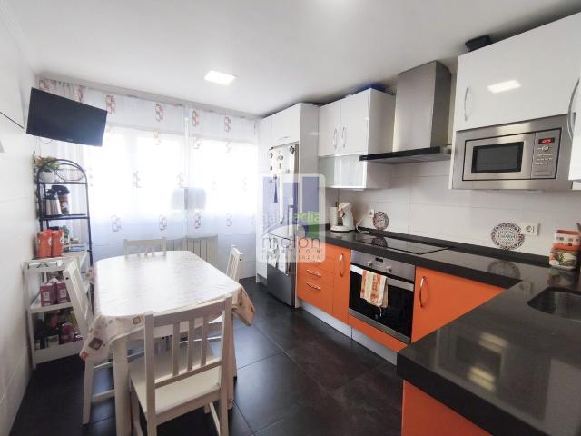 Piso en venta en Burgos, Gamonal San Bruno G9. Pisos.