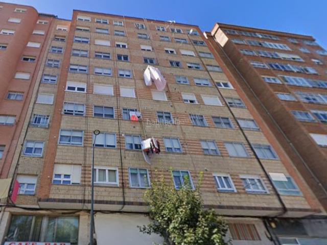 Piso en venta en Burgos, Juan XXIII Las Torres G2. Vivienda ubicada en Gamonal, rodeado de servicios, comercios y espacios verdes, facilitando una vida urbana cómoda y práctica..La. Pisos.