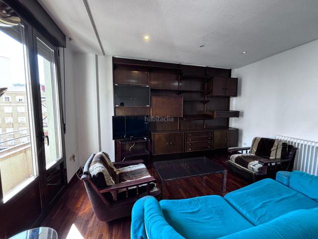 Piso en venta en Burgos, Los Vadillos R. Sanitaria Pozanos. EXTERIOR CON TERRAZA. Pisos.