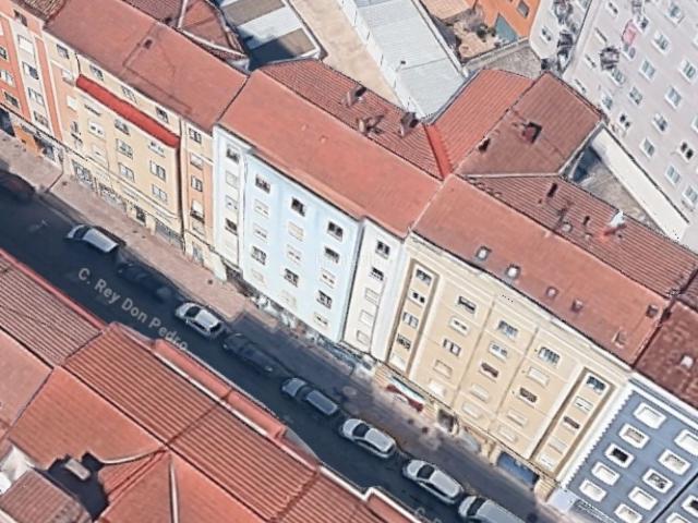 Piso en venta en Burgos, Los Vadillos R. Sanitaria Pozanos. Se vende vivienda en calle Rey Don Pedro, en Burgos. Zona Los Vadillos. Todos los servicios cercanos a la vivienda..La vivienda s.