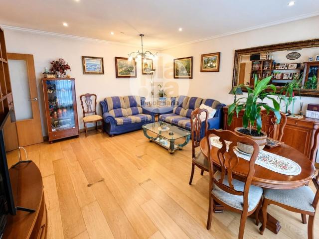 Piso en venta en Burgos, Santa Teresa San Pedro Cardeña. AMPLITUD, LUZ Y CALIDAD DE VIDA EN UNA VIVIENDA SEMINUEVA. Pisos.