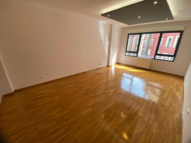 Piso en venta en Burgos, Santa Teresa San Pedro Cardeña. Pisazo de tres dormitorios y dos baños.Seminuevo.Zona Sur. Pisos.